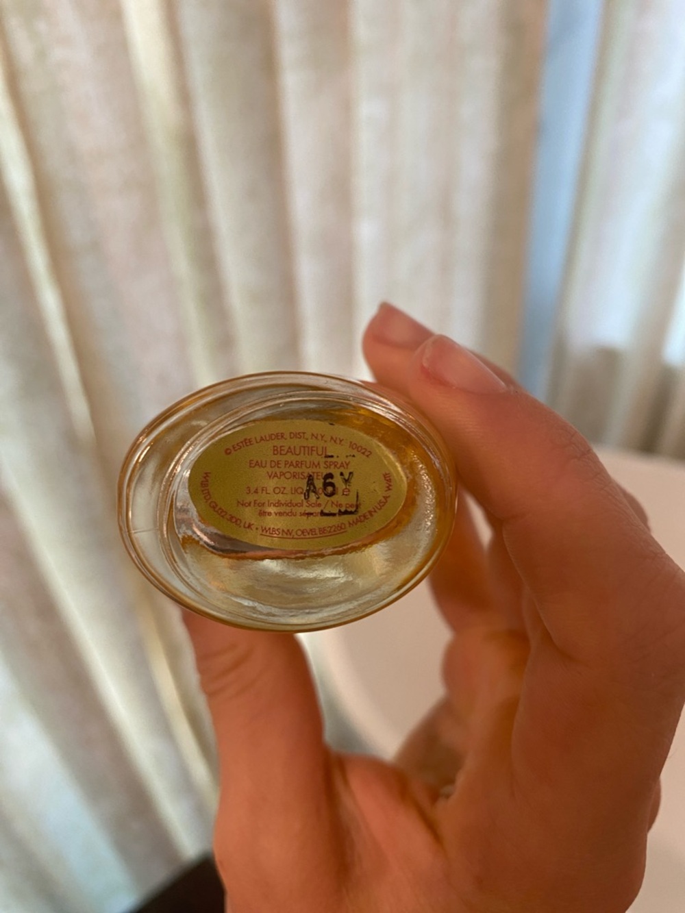 Estee Lauder Beautiful - Gold & Amber Toned Bottle - Picture 3 of 3